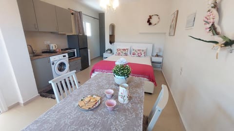 Bed, Kitchen or kitchenette, stove