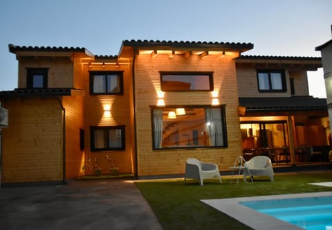 Property building, Patio, Pool view