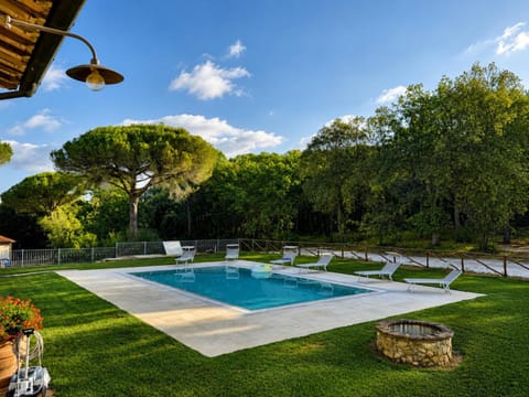 Natural landscape, Garden view, Pool view, Swimming pool, sunbed
