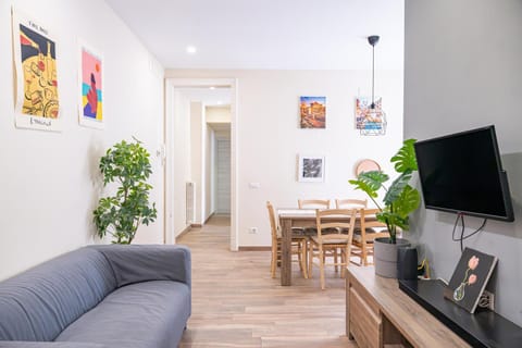 Communal lounge/ TV room, Living room, Dining area