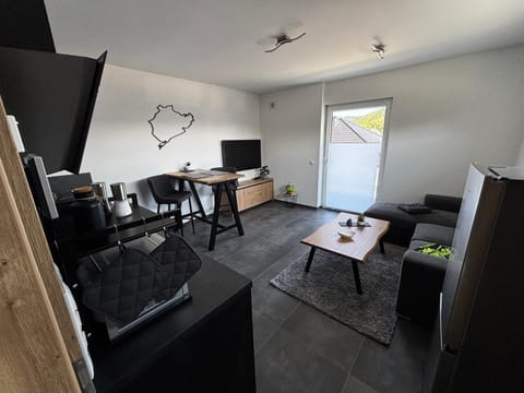 TV and multimedia, Living room, Seating area, Dining area, Evening entertainment