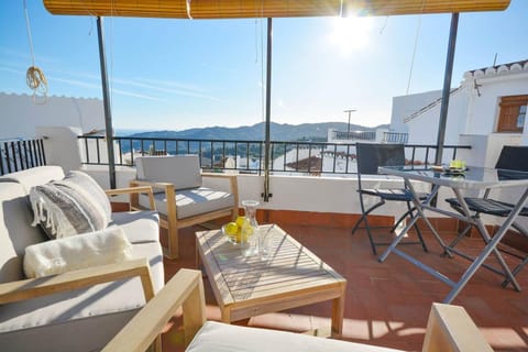 View (from property/room), Balcony/Terrace, Balcony/Terrace, Mountain view, Sea view