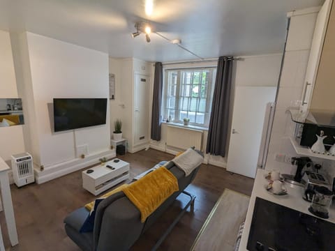 TV and multimedia, Seating area