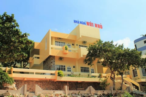 Property building, Day