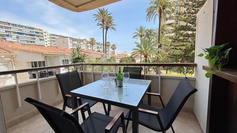 View (from property/room), Balcony/Terrace, Dining area