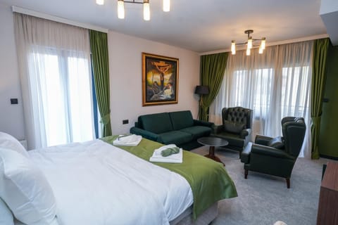 Bed, Living room, Photo of the whole room, Seating area