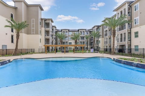 Swimming pool, Swimming pool