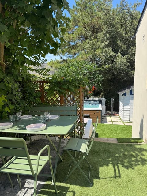Patio, Garden view
