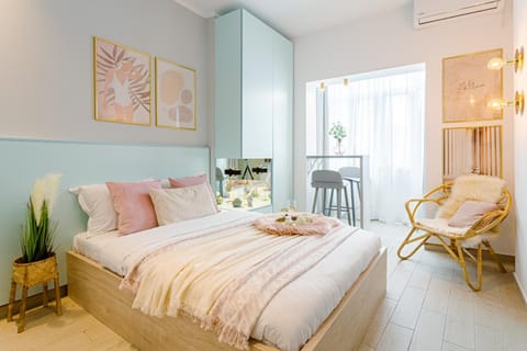 Bed, Bedroom