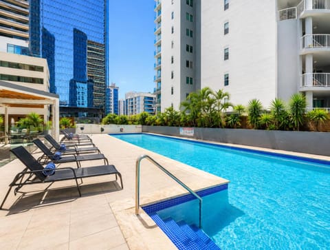 Property building, Day, Swimming pool