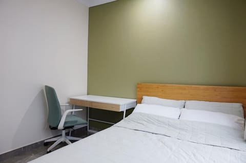 Photo of the whole room, Bedroom
