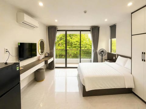 Communal lounge/ TV room, Bed, TV and multimedia, Photo of the whole room, Bedroom, air conditioner
