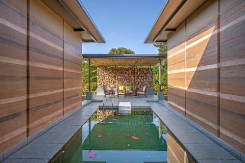 Swimming pool, Swimming pool