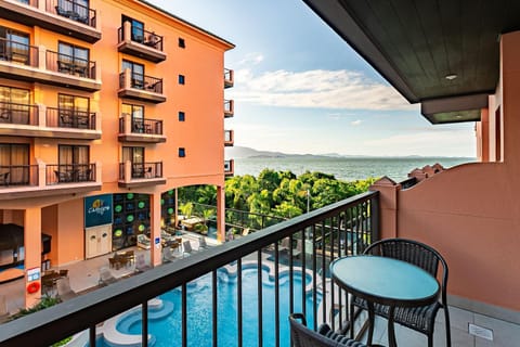 Balcony/Terrace, Pool view