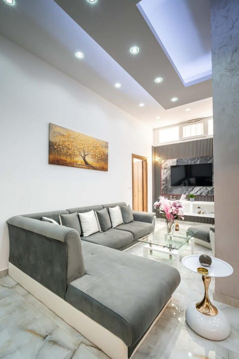 TV and multimedia, Living room, Seating area