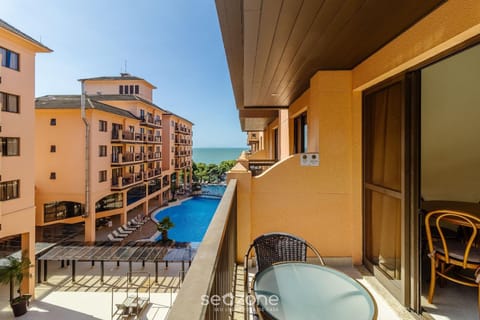 Balcony/Terrace, Pool view