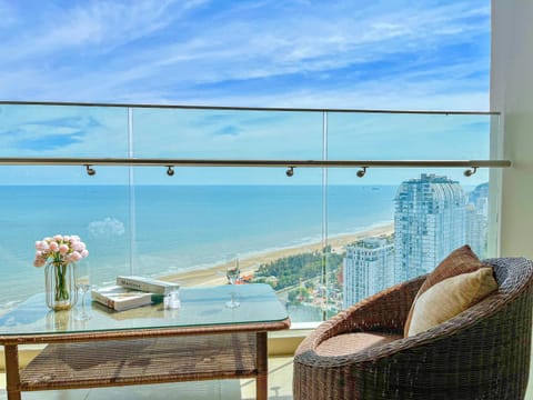 Day, Natural landscape, View (from property/room), Balcony/Terrace, Seating area, Sea view