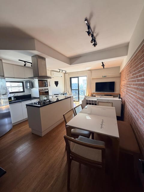 Kitchen or kitchenette, Dining area, oven, pet friendly, stove