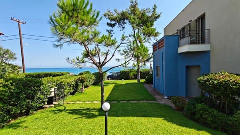 Property building, Garden view, Sea view