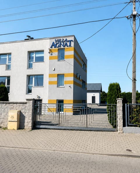 Property building, Day