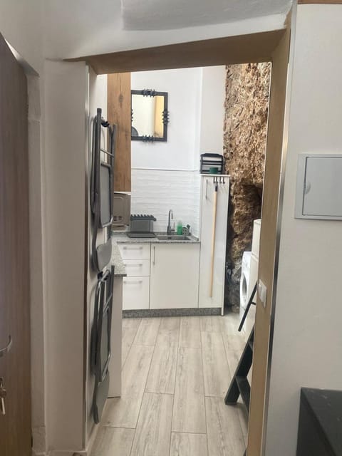 Kitchen or kitchenette, oven, stove