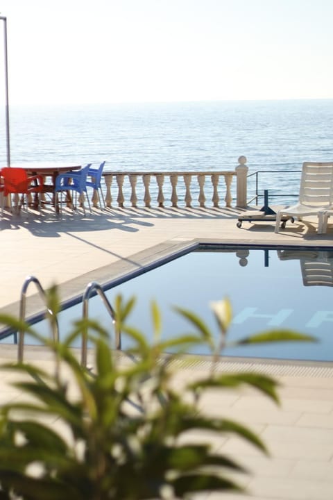 Pool view, Sea view, Swimming pool, sunbed