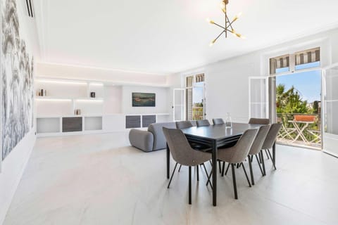 TV and multimedia, Balcony/Terrace, Kitchen or kitchenette, Living room, Dining area