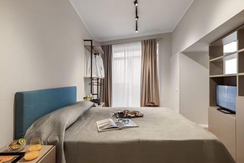 Bed, TV and multimedia, Photo of the whole room, Bedroom, wardrobe