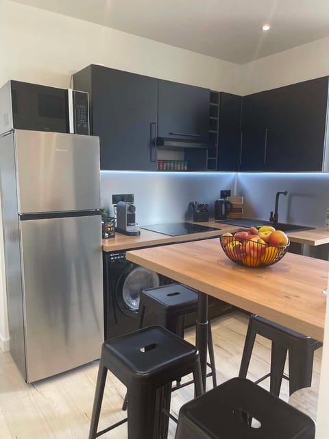 Kitchen or kitchenette, Dining area, oven, stove, toaster