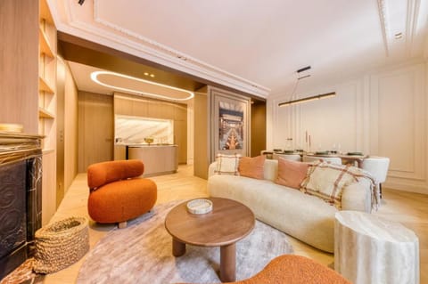 Living room, Photo of the whole room, Seating area, air conditioner