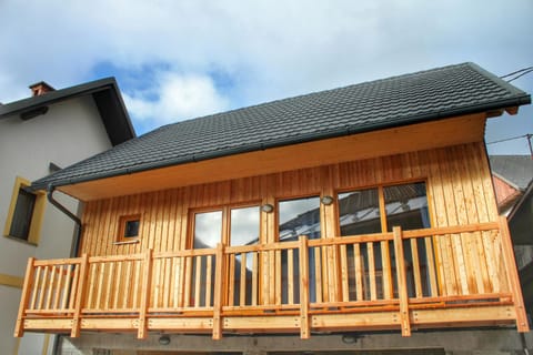 Property building, Facade/entrance, Balcony/Terrace