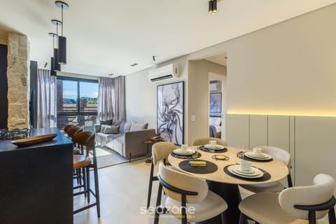 TV and multimedia, Living room, Dining area, City view