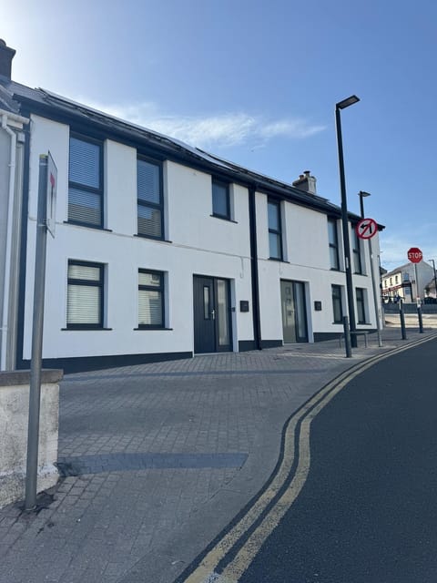 Property building, Neighbourhood, Street view, Location