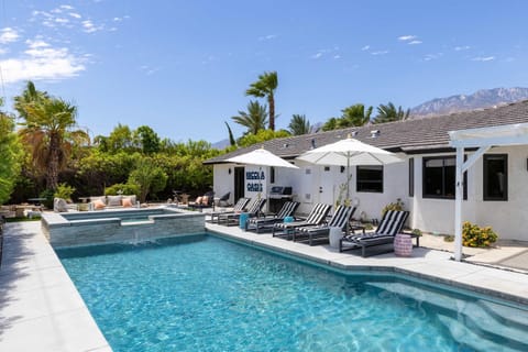 Swimming pool, sunbed