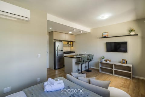 Bed, TV and multimedia, Kitchen or kitchenette, Living room, Dining area