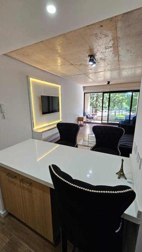 TV and multimedia, Kitchen or kitchenette, Living room, Seating area, Dining area