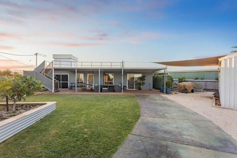 Property building, Garden
