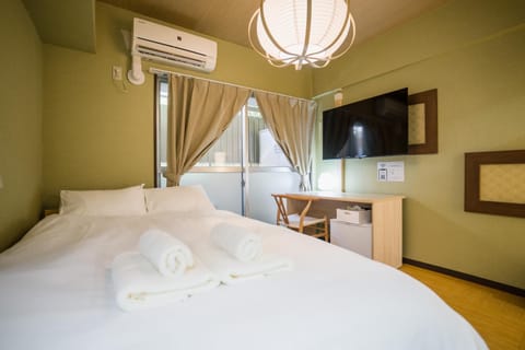 Bed, Bedroom, towels, air conditioner