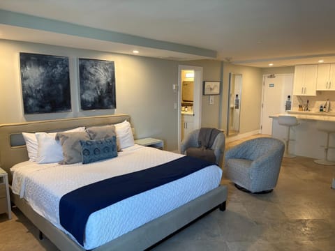 Bed, Seating area