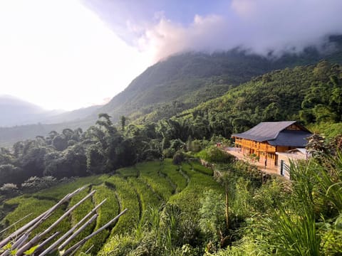 Property building, Natural landscape, Mountain view