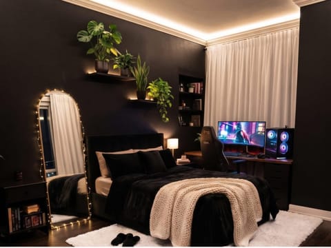 Communal lounge/ TV room, Bed, TV and multimedia, Photo of the whole room, Evening entertainment, Bedroom, hair dresser