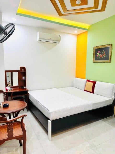Bed, Photo of the whole room, Bedroom, air conditioner