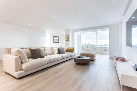 Communal lounge/ TV room, Living room