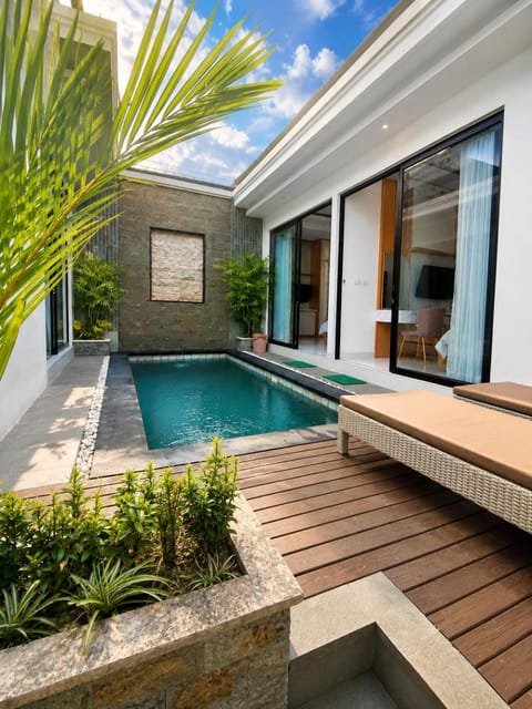 Day, Pool view, Swimming pool, sunbed