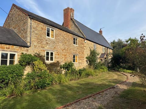 Property building, Day, Garden, Garden view