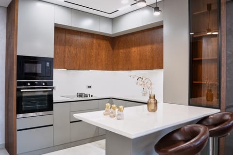 Kitchen or kitchenette, Dining area, dishwasher, oven, pet friendly, stove