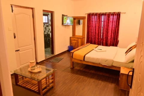 Bed, TV and multimedia, Photo of the whole room, Bedroom, wardrobe