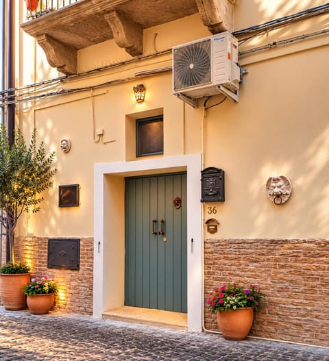 Property building, Day