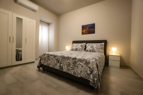 Bed, Photo of the whole room, Bedroom, wardrobe, air conditioner