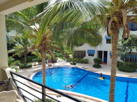Property building, Garden view, Pool view, Swimming pool